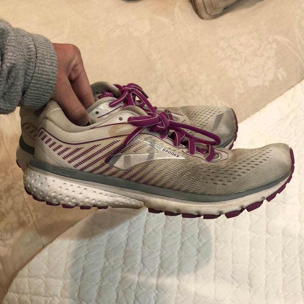 Brooks running shoes size 7